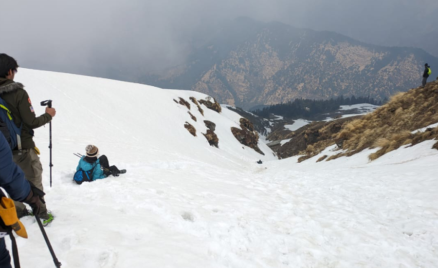 Sliding Down the Snowy Trail – The Best Descent Ever