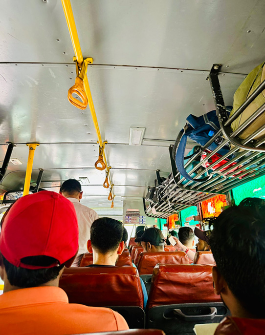ISBT bus ride from Delhi to Rishikesh—the journey into the Himalayas begins under city lights