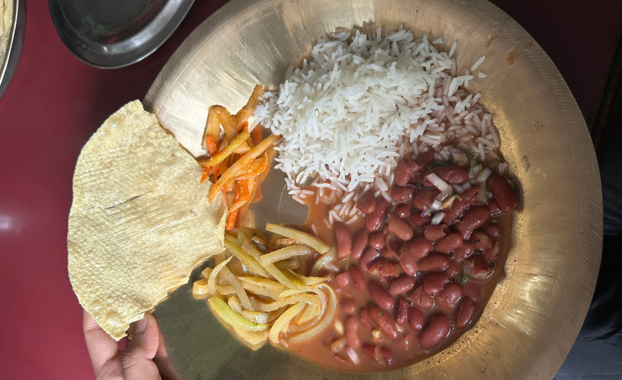 Traditional homemade lunch in Gurdum homestay