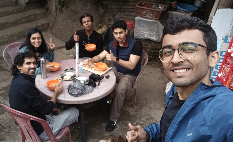Traditional mountain lunch during Sandakphu Trek