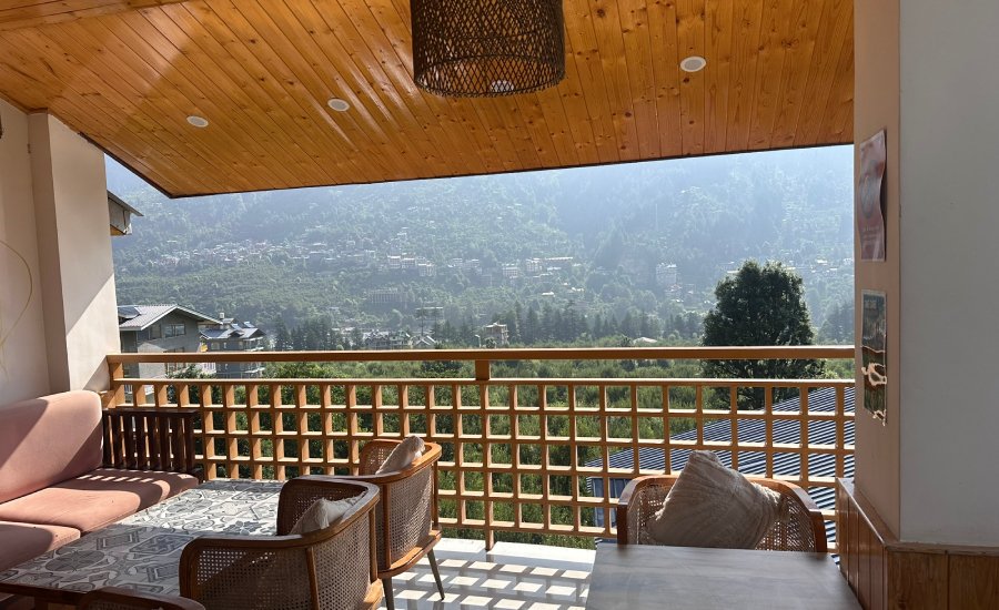 Zostel Manali Cafe